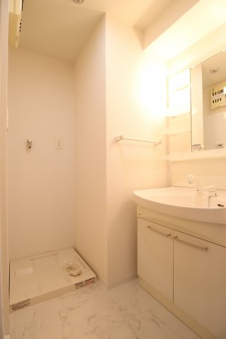 洗面設備　コンパクトで使いやすい洗面所