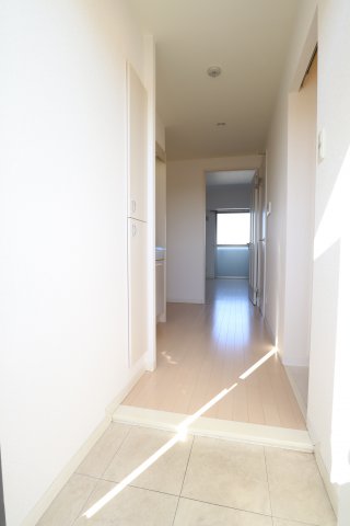 玄関　明るい玄関です