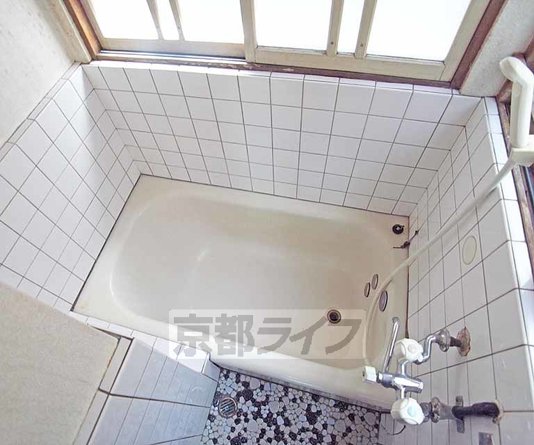 バス・シャワールーム　広々としたお風呂ですね・