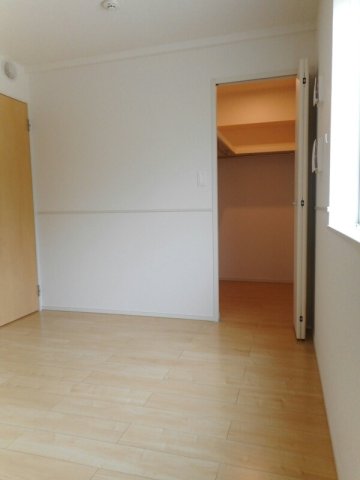 居室・リビング　コンパクトで使いやすい洋室です