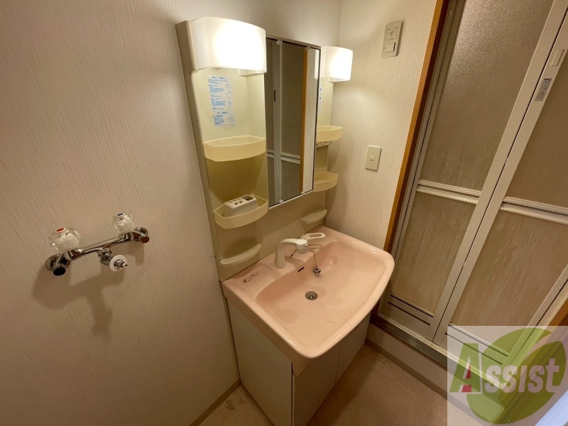 洗面設備　こちらに洗面台があります。朝の洗顔はこちらで。