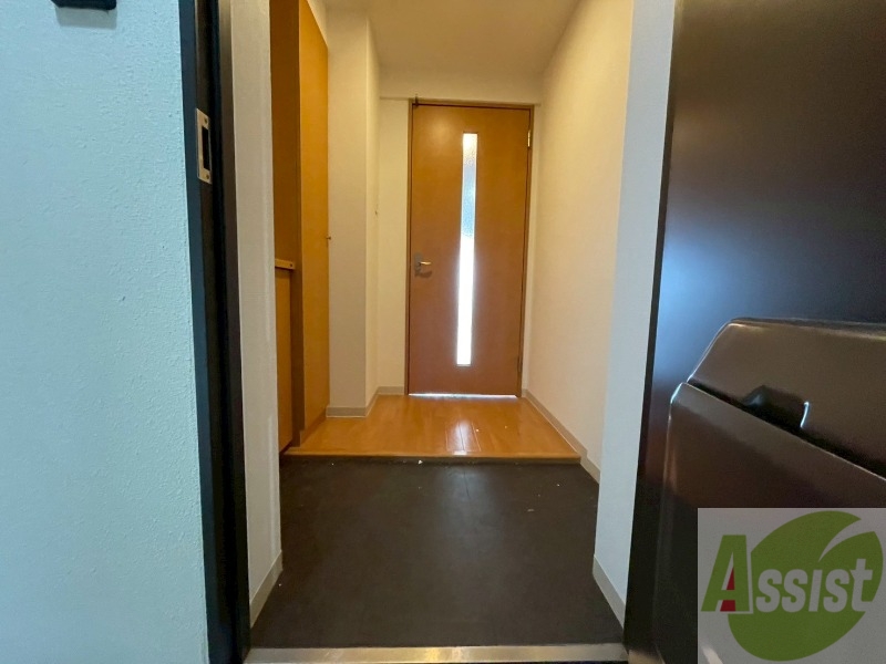 玄関　玄関の様子です。明るい印象ですね。気分もあがりそう。