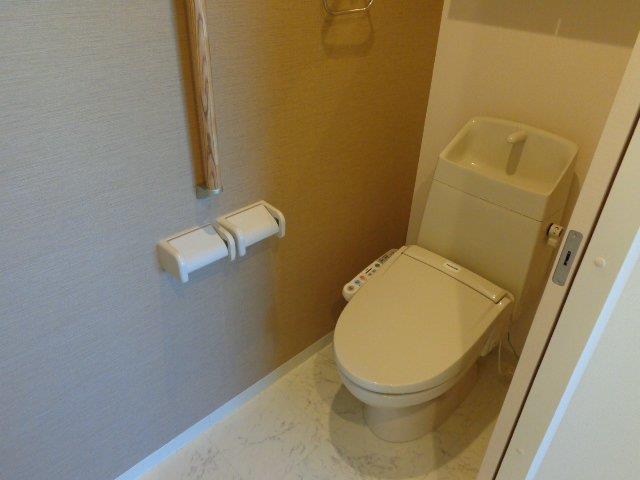 トイレ　シャワー付トイレ