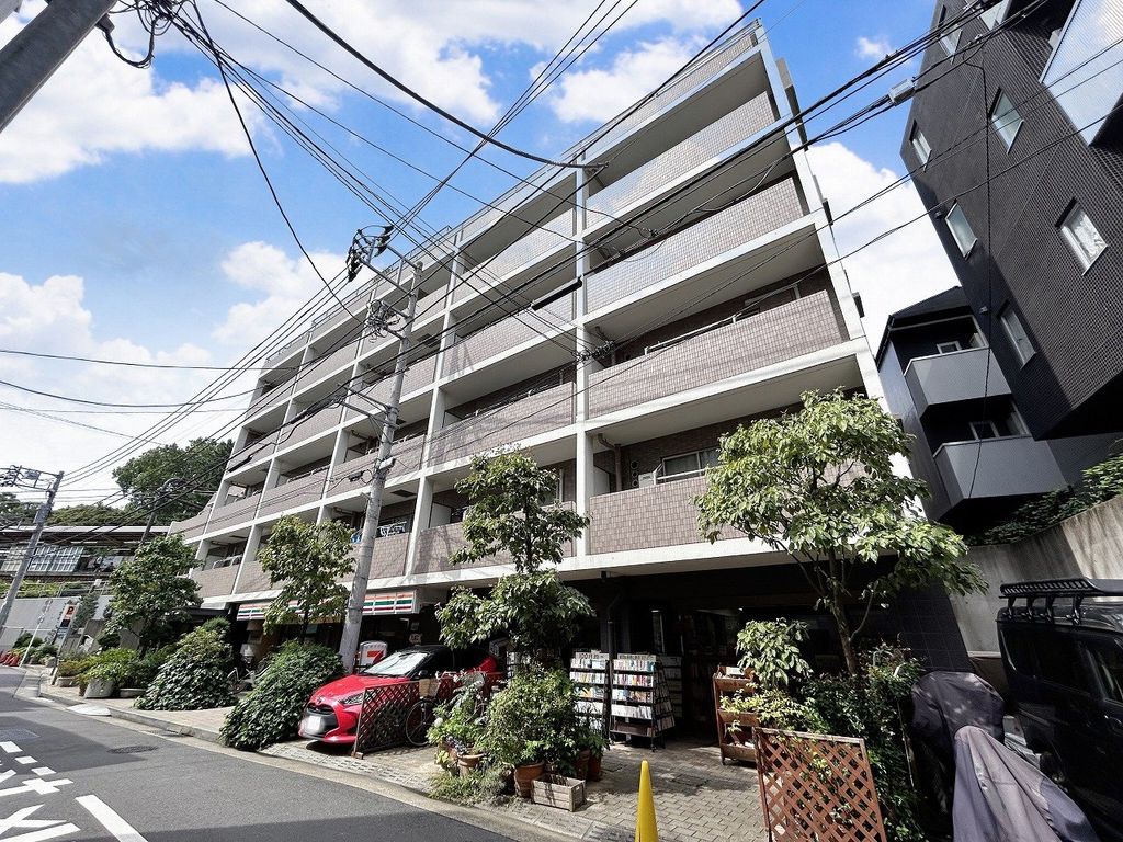 建物外観　★駅前で便利な環境★グレード感のあるマンションです★