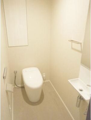 トイレ　※同タイプリノベーション住戸参考写真　実際住戸と異なる場合有