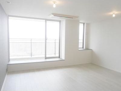 居室・リビング　※同タイプリノベーション住戸参考写真　実際住戸と異なる場合有