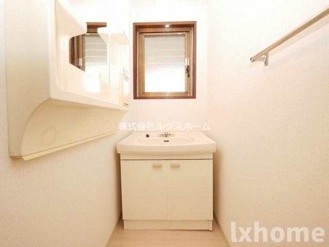 洗面設備　スペースが確保できる洗面所です