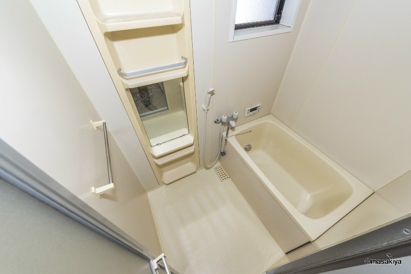 バス・シャワールーム　お風呂　追い焚き付きです。