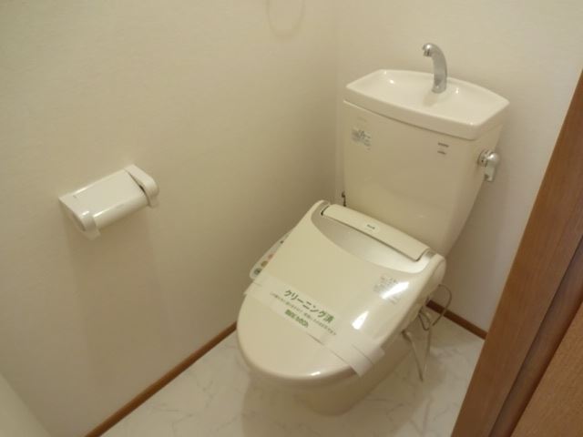トイレ　ウォシュレット付きです！