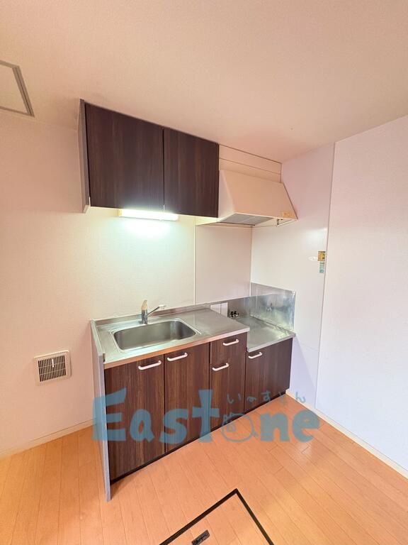 キッチン　ダイニングスペースには床下収納もあります