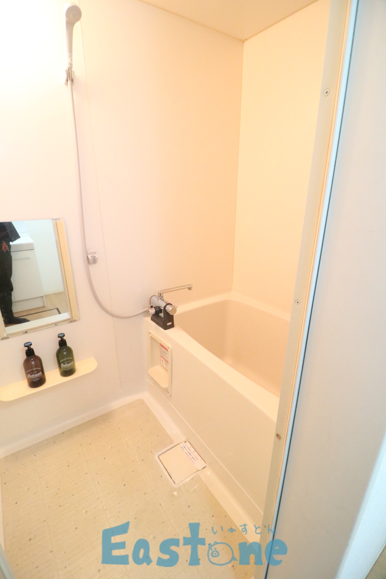 バス・シャワールーム　混合水栓で快適バスタイム