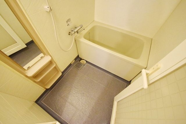 バス・シャワールーム　★お風呂は追い焚きが使えます★