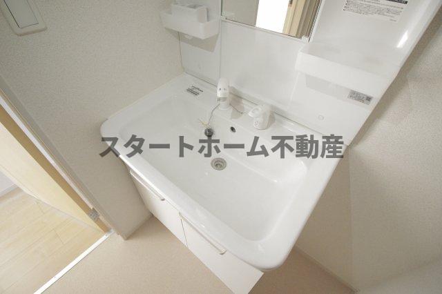 洗面設備　コンパクトで使いやすい洗面所
