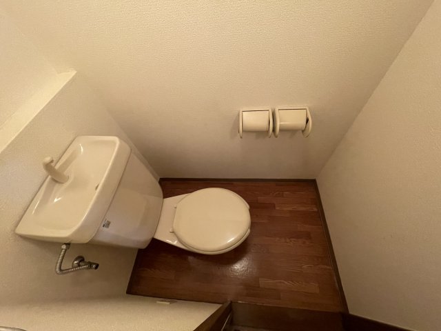 トイレ　綺麗です♪トイレットペーパーホルダー2個♪