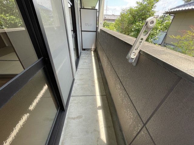 バルコニー　2部屋に跨るバルコニーが明るさの秘密です♪