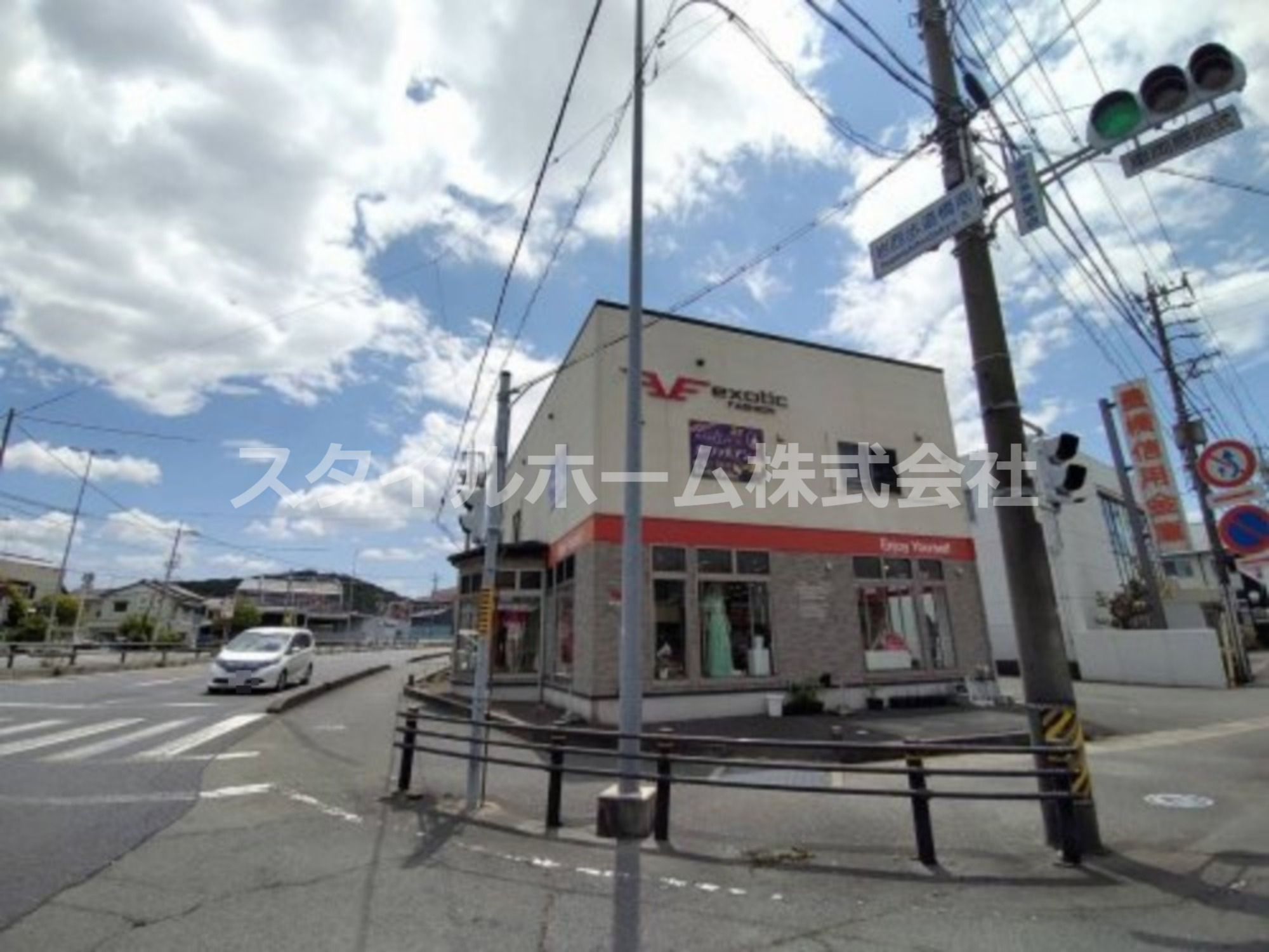 その他　エキゾチックファッション（その他）まで226m