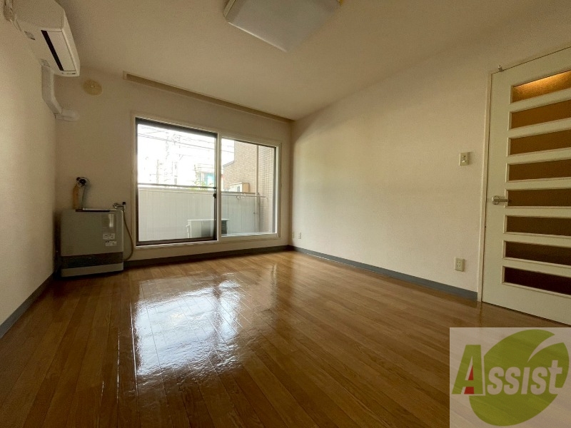 居室・リビング　広くてきれいなリビングです！快適に過ごせそうですね。