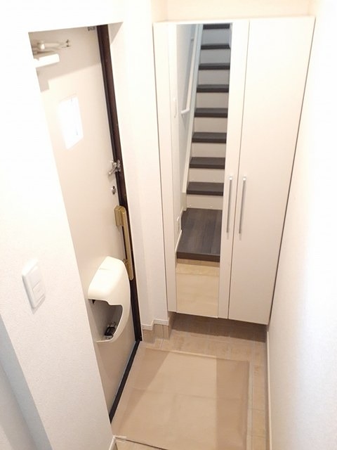 玄関　シューズボックス完備の玄関です。