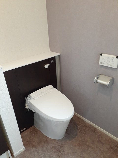トイレ　ウォシュレット完備です。