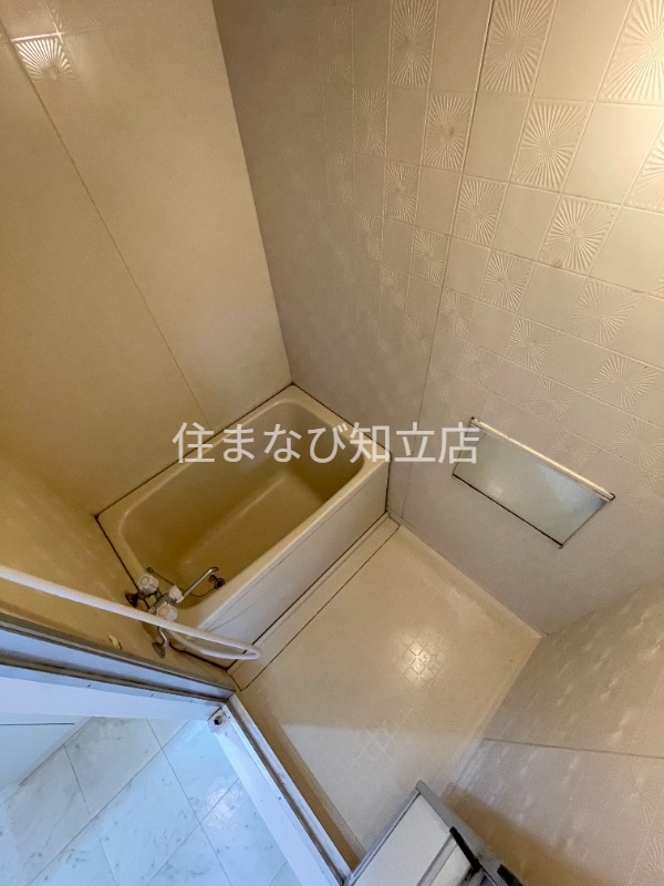 バス・シャワールーム　清掃前