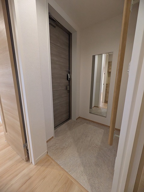 玄関　同物件別号室