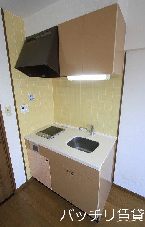キッチン　＊画像は別部屋の為イメージ、現状を優先致します
