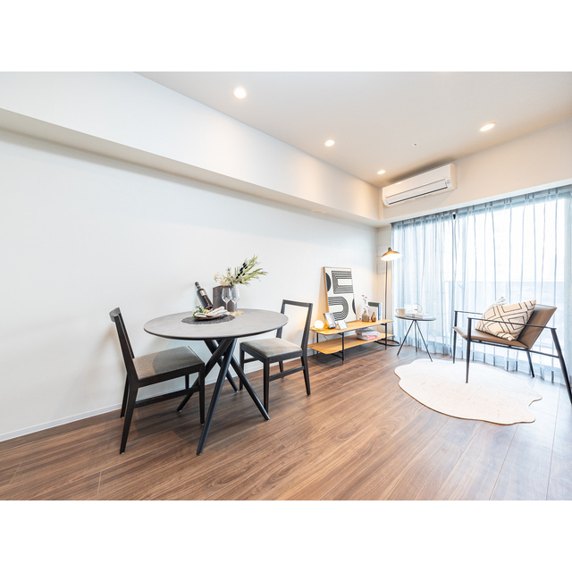 居室・リビング　家具・家電の備え付けはありません