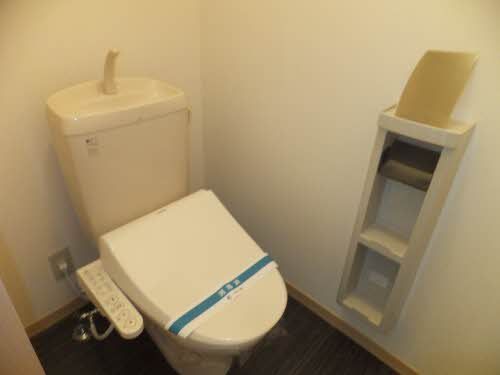 トイレ　温水洗浄便座