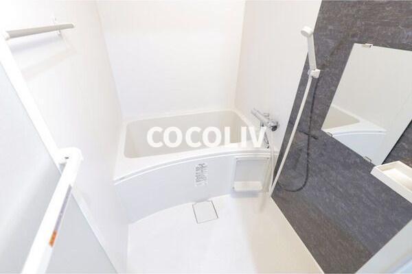 バス・シャワールーム　同物件別部屋写真