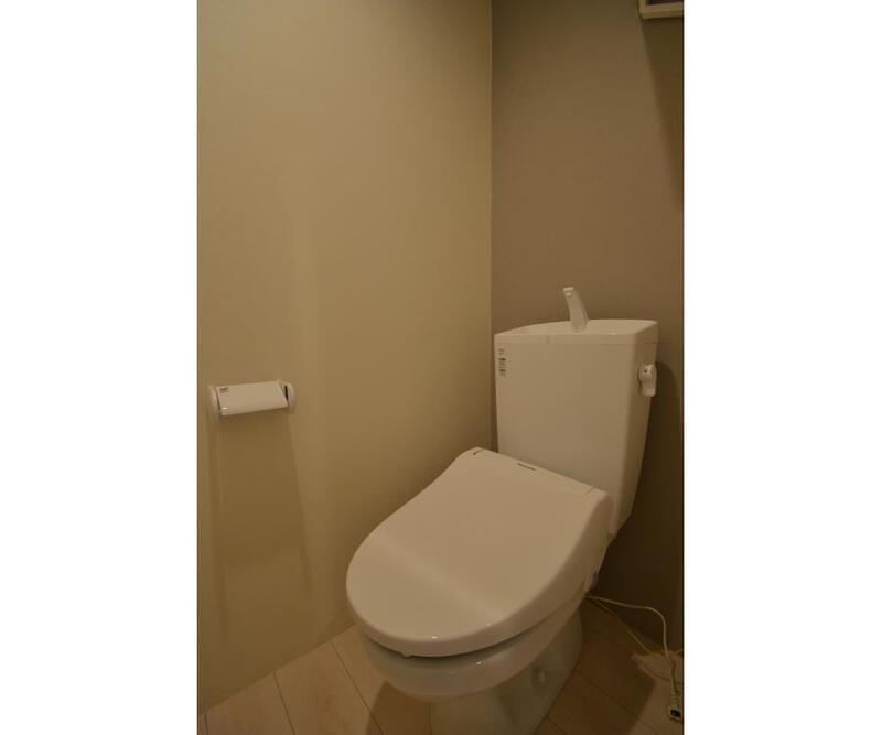 トイレ　別部屋参考写真となります