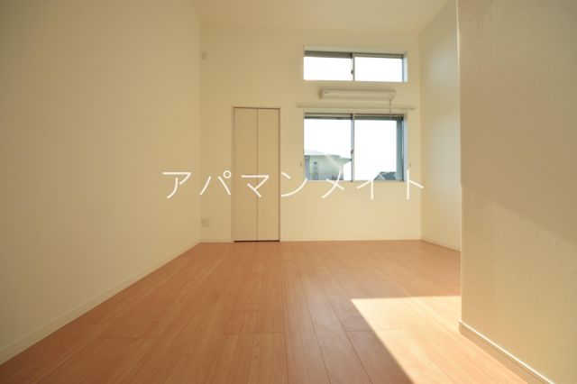 居室・リビング　ゆったり過ごせる居間です