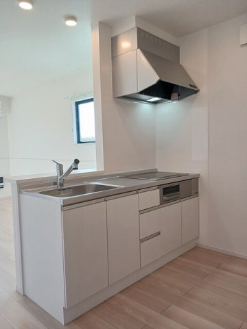 キッチン　コンパクトなキッチンで掃除もラクラク