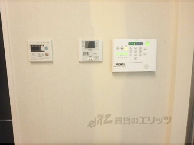 その他設備　給湯器リモコン