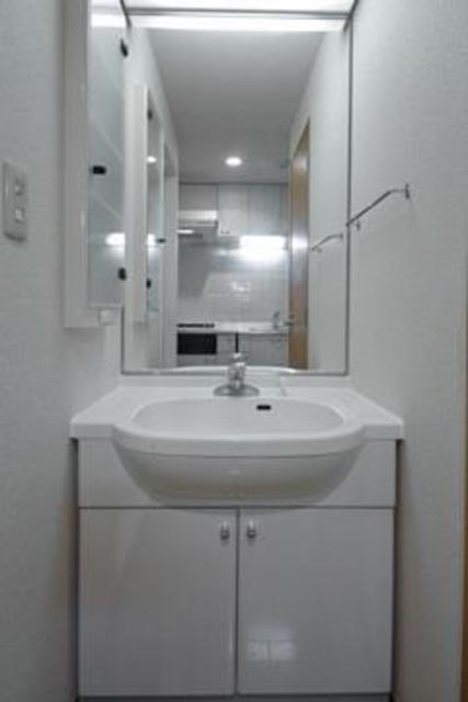 洗面設備　※写真は同タイプ住戸です。