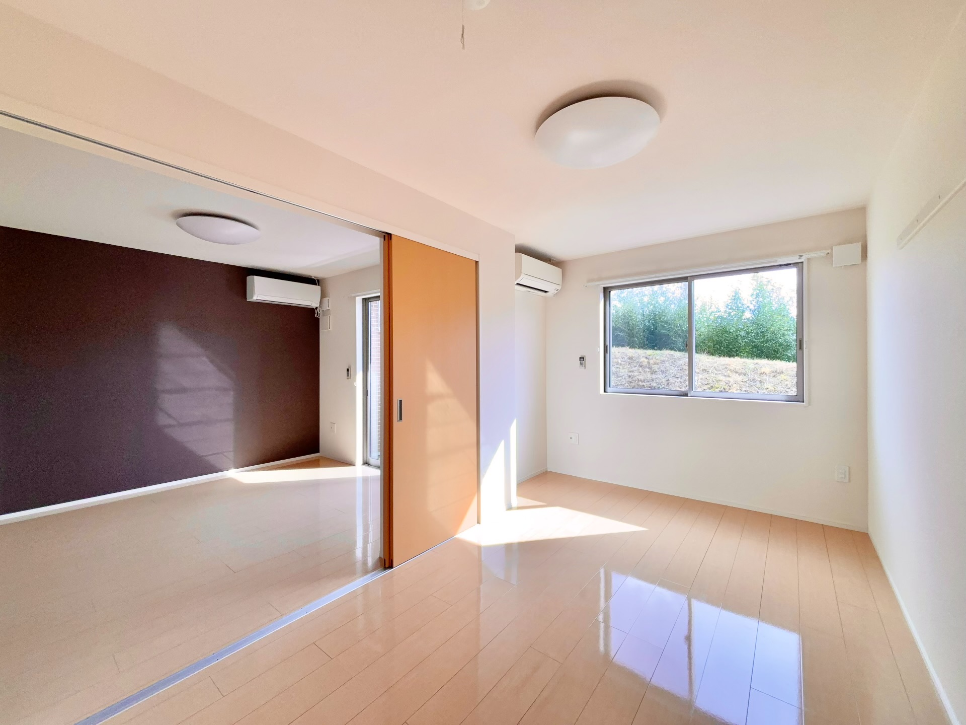 その他部屋・スペース　洋室部分・日当たり良好です♪