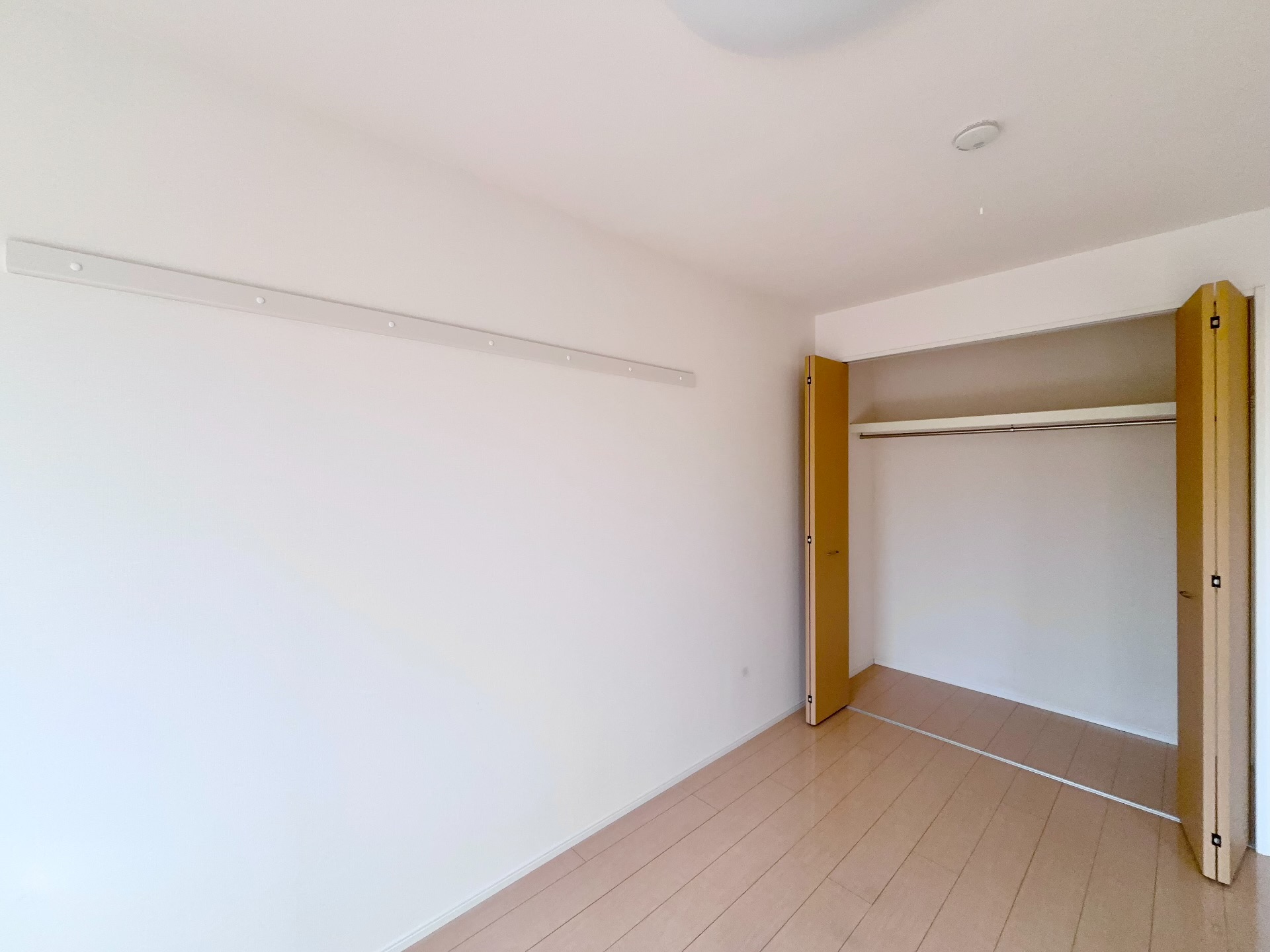 収納　収納部分・たっぷり使えるクロゼットです♪