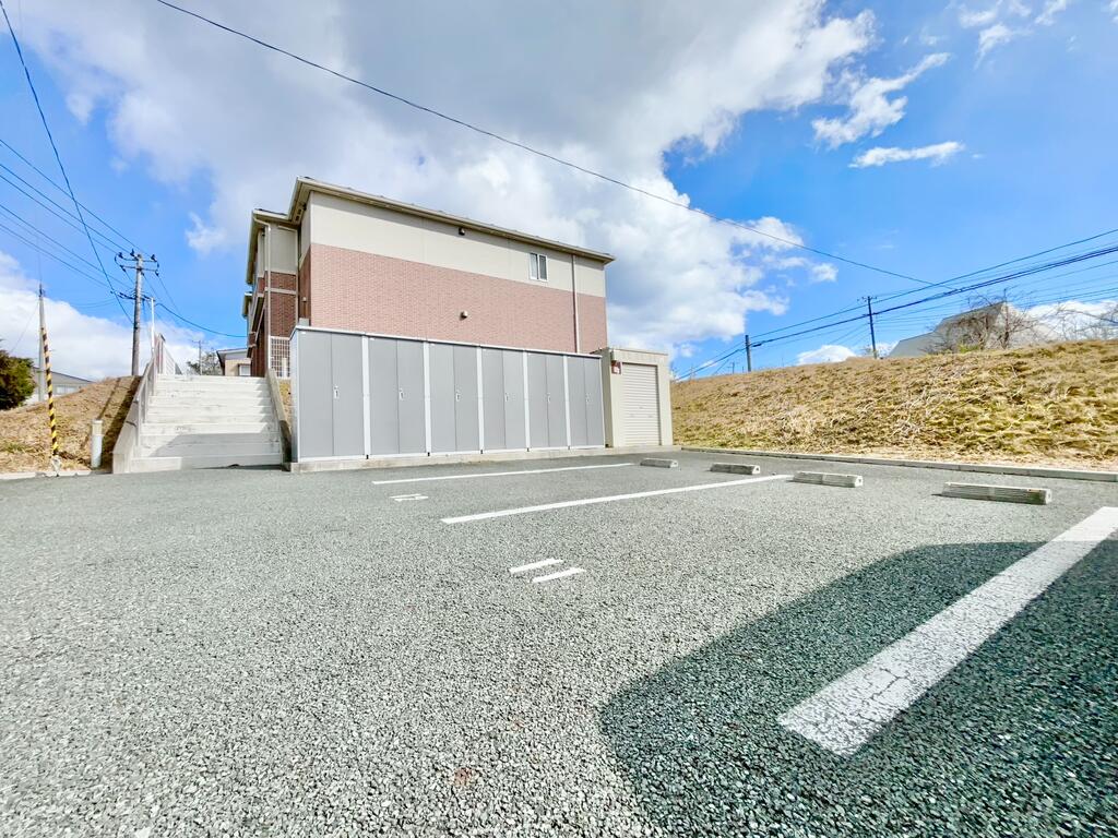 駐車場　駐車場部分・アスファルト舗装♪トランクルームもあります◎