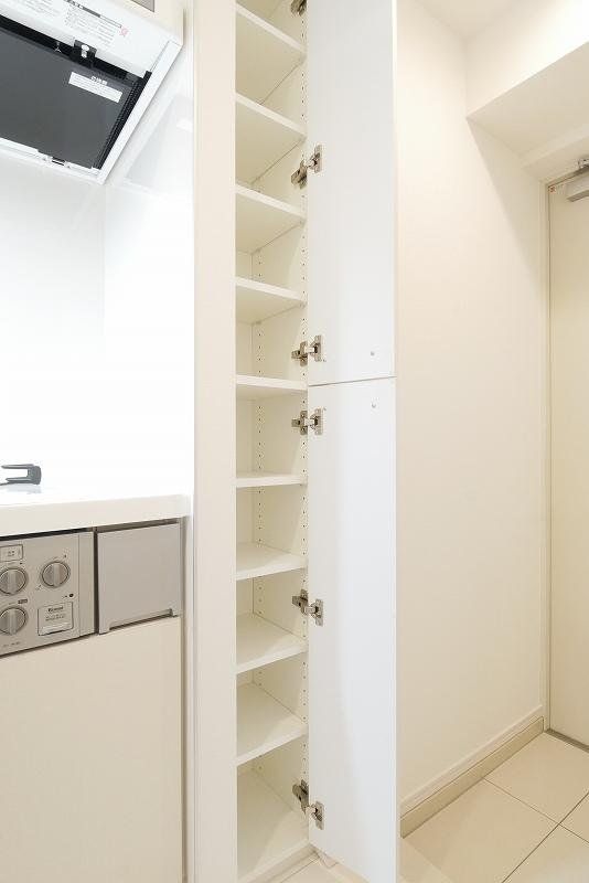 居室・リビング　室内