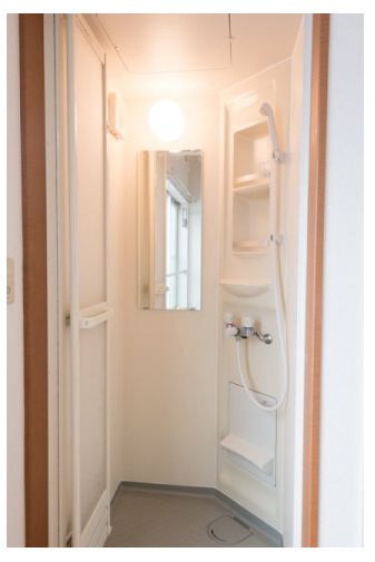 バス・シャワールーム　シャワーを浴びることができます