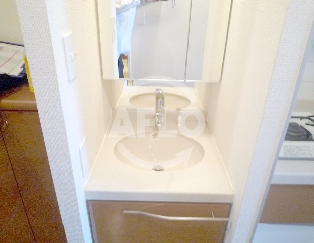 洗面設備　エステムコート難波ミューステージ　独立洗面台