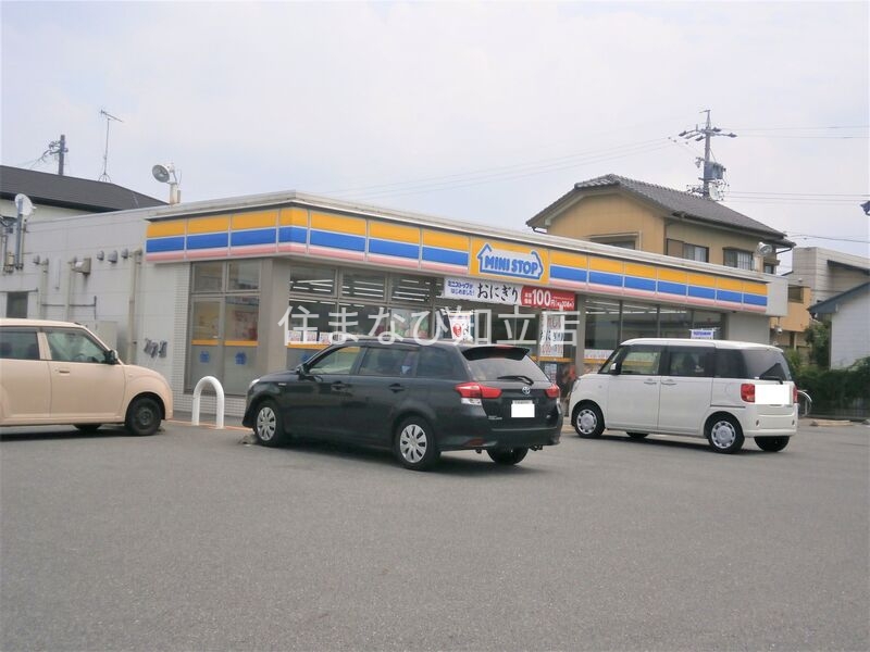 コンビニ　ミニストップ岡崎下和田店（コンビニ）まで521m