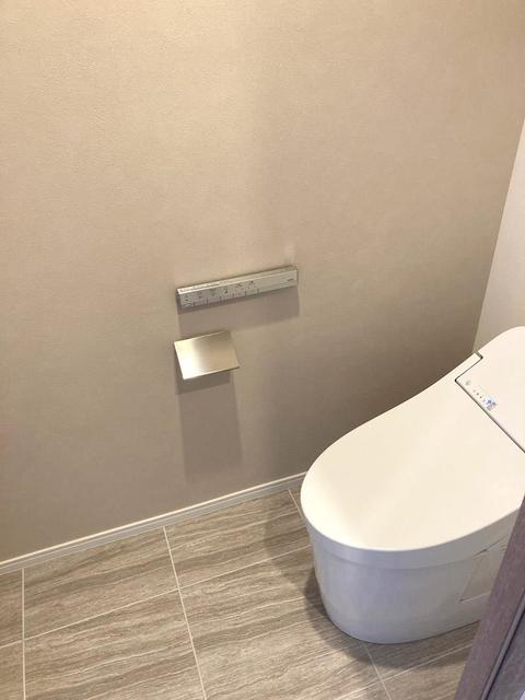 トイレ　※写真は同タイプ住戸です。