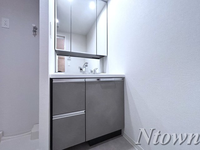 洗面設備　朝の身支度には欠かせない独立洗面化粧台