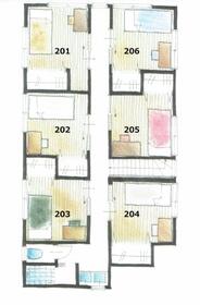 間取り図　１階には４戸、２階は６戸の個室があり、インターネットを無料で