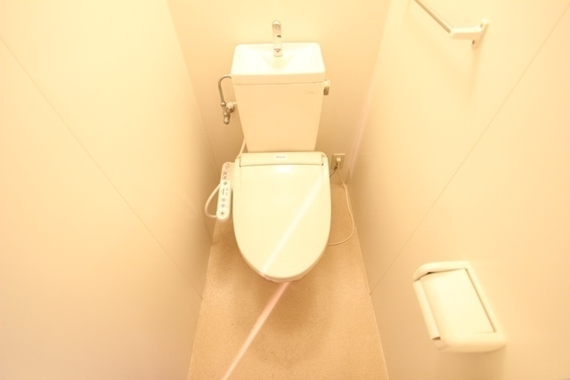 トイレ　別号室の写真