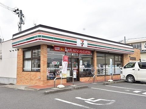 コンビニ　セブンイレブン新本宮店（コンビニ）まで1100m