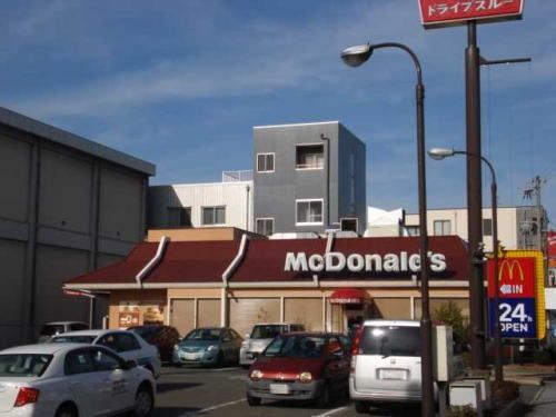 飲食店　マクドナルド 花堂店（飲食店）まで700m