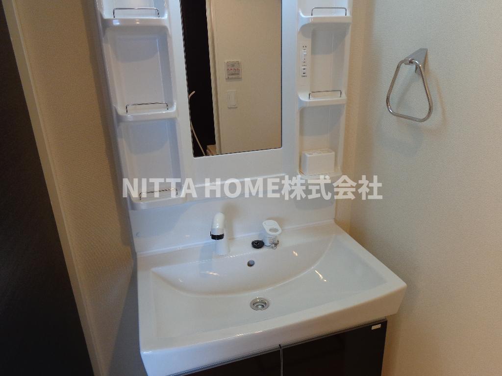 洗面設備　独立洗髪洗面台がついていて身支度の時に活躍します〇