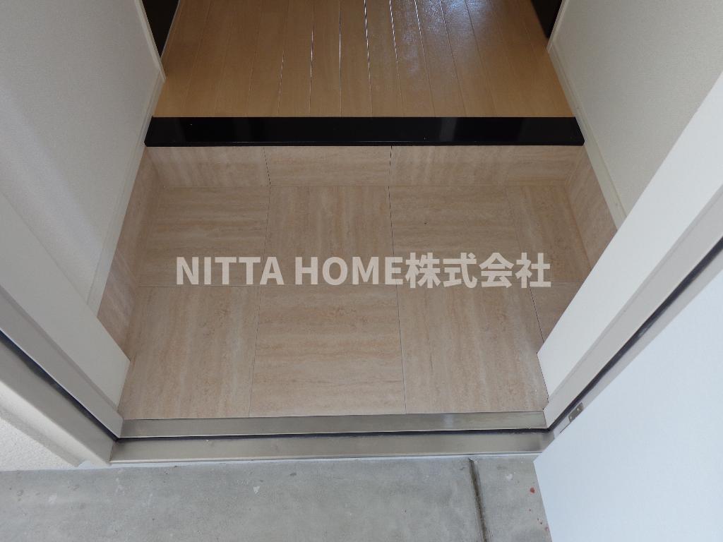 玄関　シューズボックス付きの玄関●