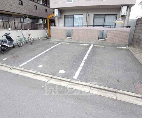 駐車場　物件に駐車スペース・